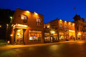 Celebrity Hotel Deadwood